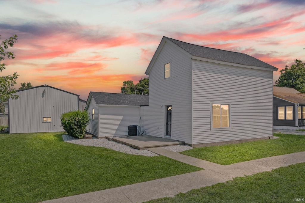 114 E North Street, Remington, IN 47977