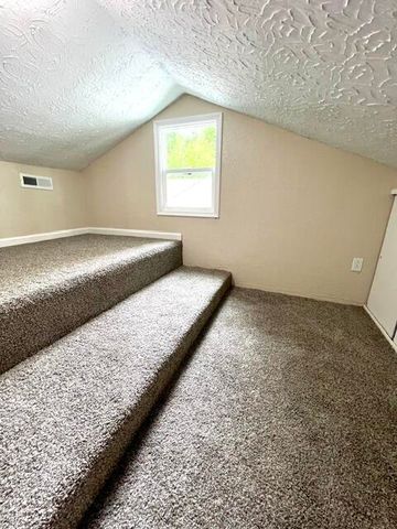 1607 N Kentwood Avenue, Springfield, MO 65803