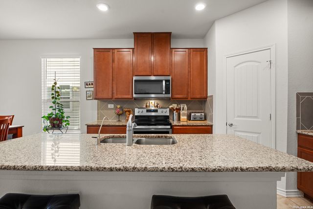 7347 Bluebonnet Bay, San Antonio, TX 78218