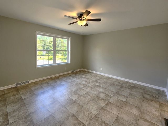 704 Brattleboro Rd, Bernardston, MA 01337