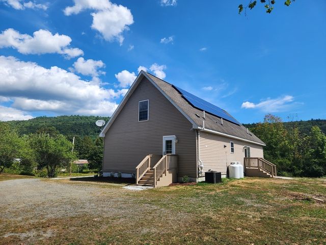 704 Brattleboro Rd, Bernardston, MA 01337
