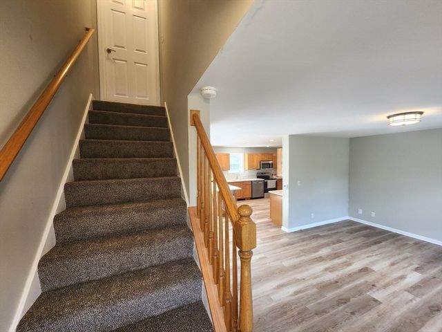 704 Brattleboro Rd, Bernardston, MA 01337