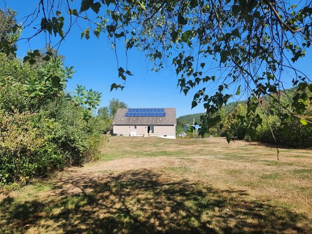 704 Brattleboro Rd, Bernardston, MA 01337