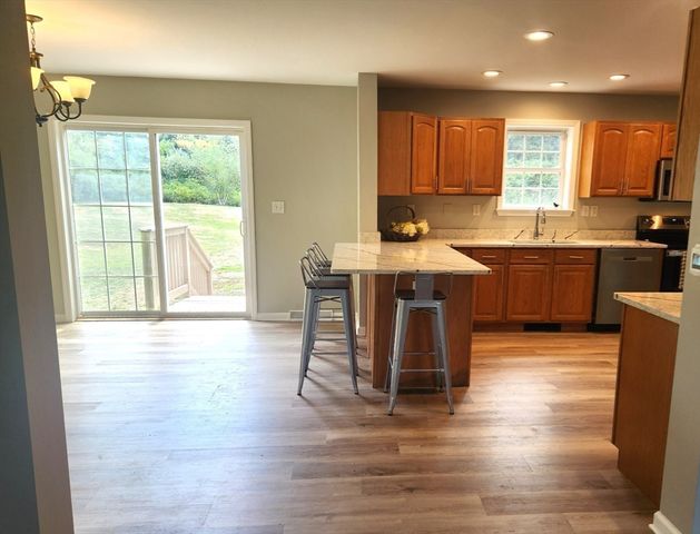 704 Brattleboro Rd, Bernardston, MA 01337