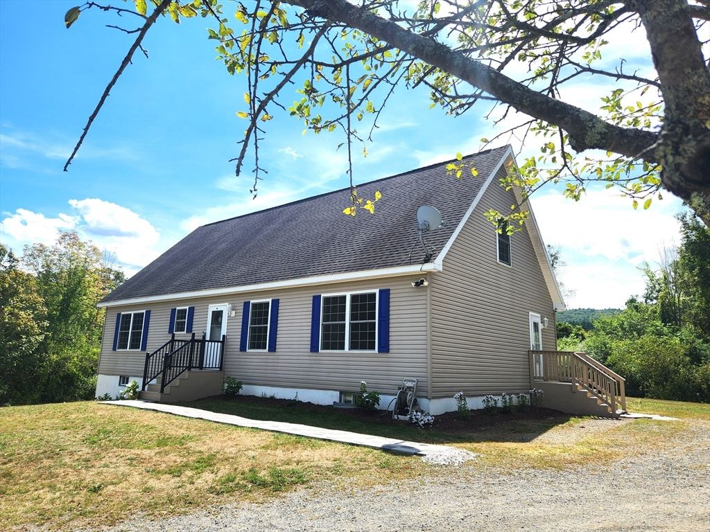 704 Brattleboro Rd, Bernardston, MA 01337