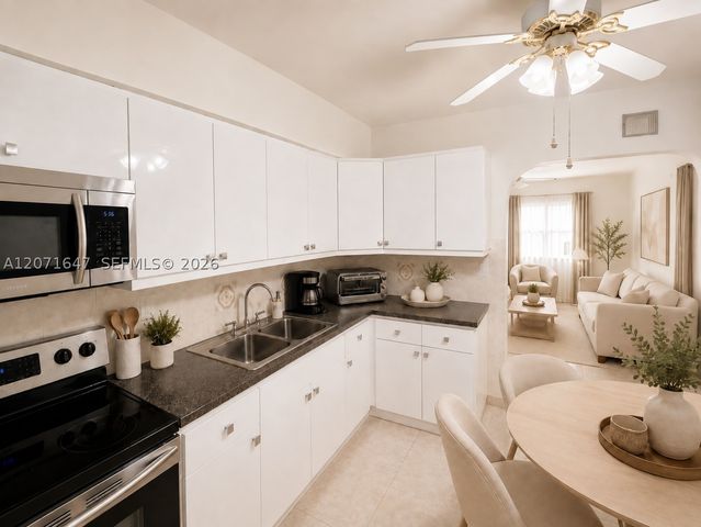 307 N 28th Ave -, Hollywood, FL 33020