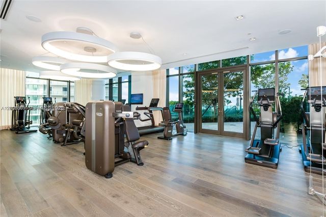 650 NE 32nd St 4105, Miami, FL 33137