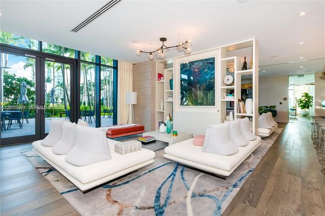 650 NE 32nd St 4105, Miami, FL 33137