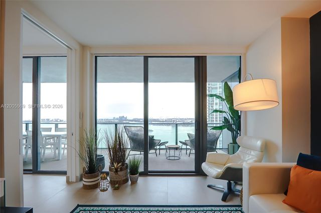 650 NE 32nd St 4105, Miami, FL 33137