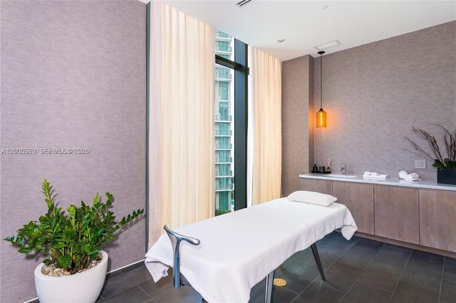 650 NE 32nd St 4105, Miami, FL 33137