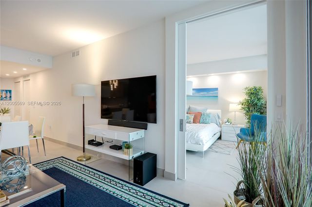 650 NE 32nd St 4105, Miami, FL 33137