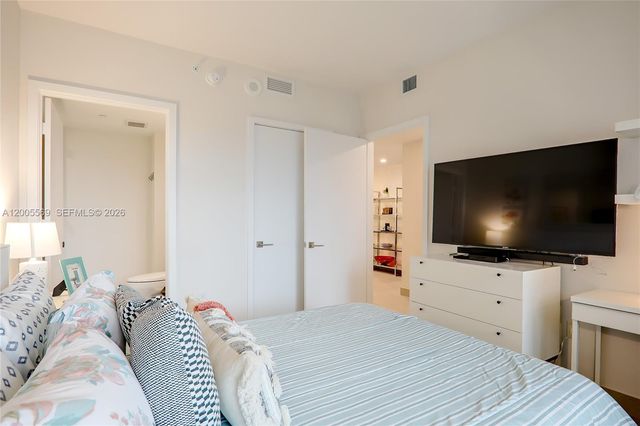 650 NE 32nd St 4105, Miami, FL 33137