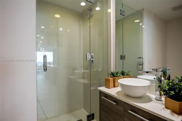 650 NE 32nd St 4105, Miami, FL 33137