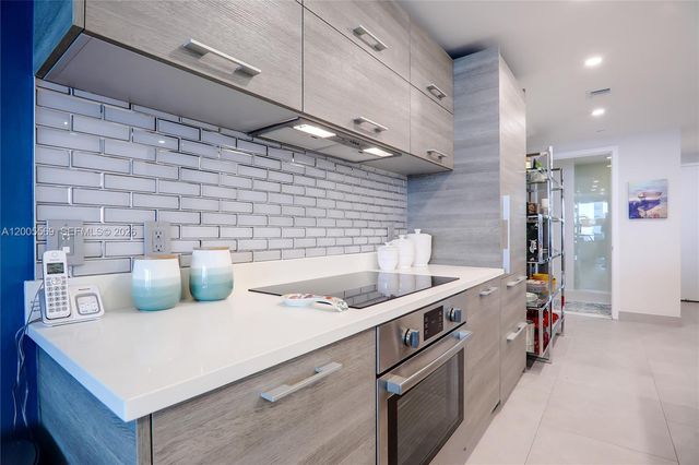 650 NE 32nd St 4105, Miami, FL 33137