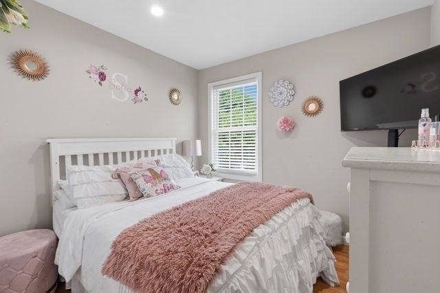 105 Lawrence St, Fall River, MA 02721