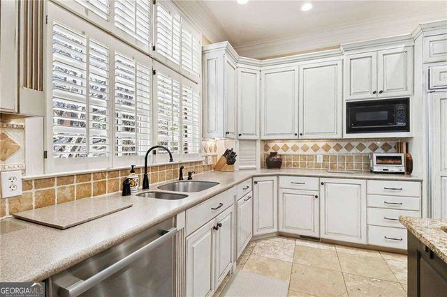 1645 Misty Oaks Drive, Atlanta, GA 30350
