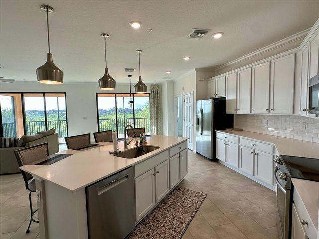 10027 CROOKED CREEK DRIVE 201, Venice, FL 34293