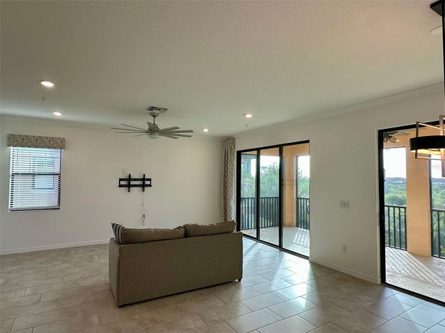 10027 CROOKED CREEK DRIVE 201, Venice, FL 34293