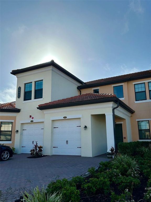 10027 CROOKED CREEK DRIVE 201, Venice, FL 34293