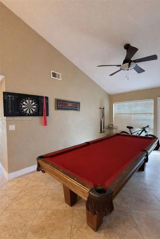 9900 NW 44th Ct, Sunrise, FL 33351