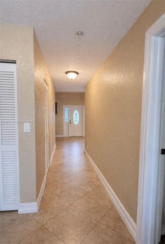 9900 NW 44th Ct, Sunrise, FL 33351