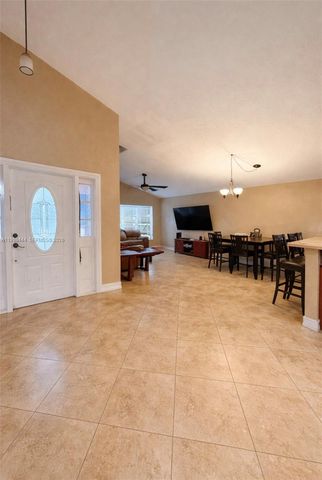 9900 NW 44th Ct, Sunrise, FL 33351