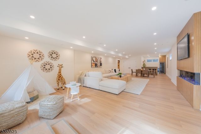 12 Coniston Rd, Millburn Twp., NJ 07078