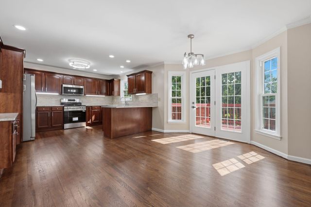 1005 Crimson Creek Drive, Lexington, KY 40509