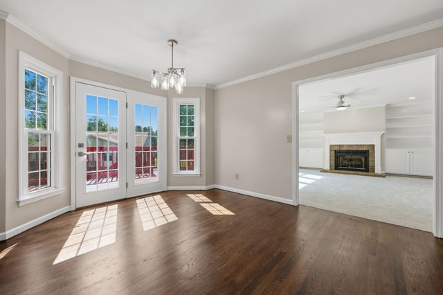 1005 Crimson Creek Drive, Lexington, KY 40509