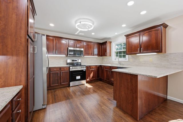 1005 Crimson Creek Drive, Lexington, KY 40509