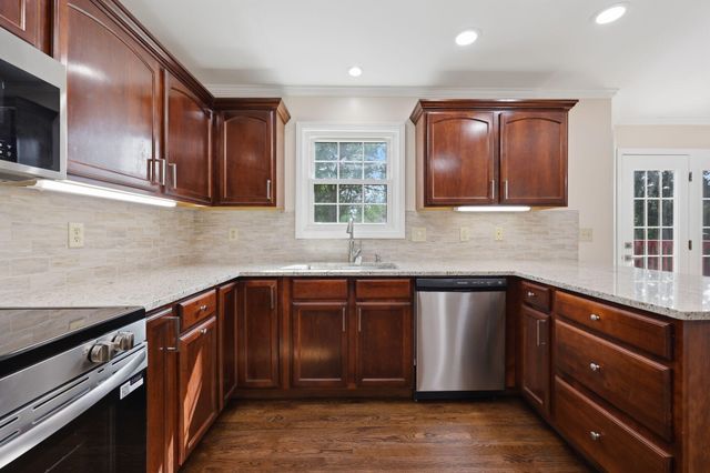 1005 Crimson Creek Drive, Lexington, KY 40509