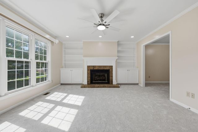 1005 Crimson Creek Drive, Lexington, KY 40509