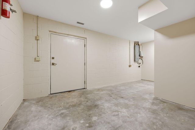 1005 Crimson Creek Drive, Lexington, KY 40509