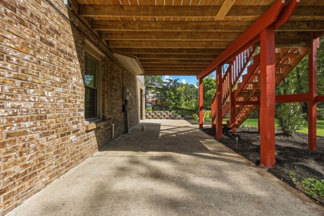 1005 Crimson Creek Drive, Lexington, KY 40509