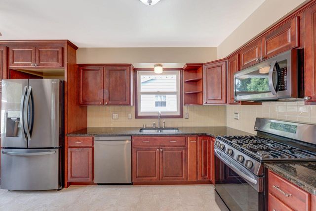 5710 Freedy AVENUE, Mount Pleasant, WI 53406