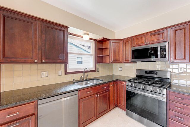 5710 Freedy AVENUE, Mount Pleasant, WI 53406
