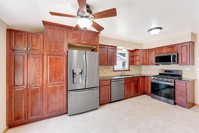 5710 Freedy AVENUE, Mount Pleasant, WI 53406