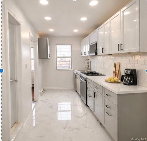 10919 202 2, Saint Albans, NY 11412