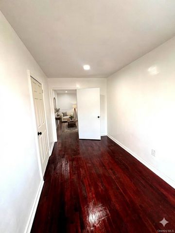 10919 202 2, Saint Albans, NY 11412