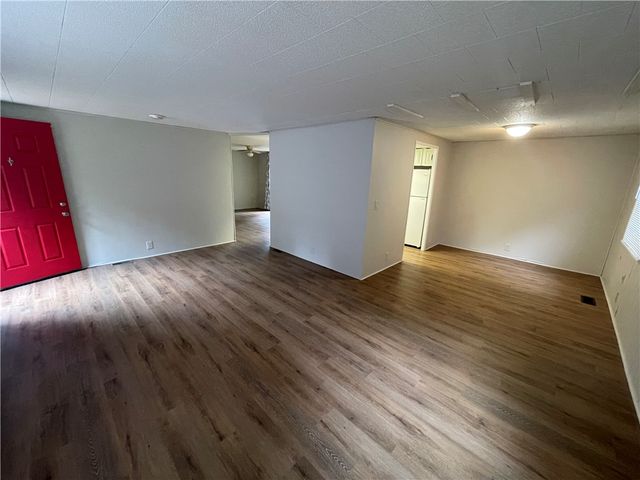 1010 W S Fourth Street, Seneca, SC 29678