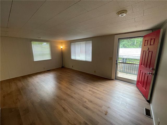 1010 W S Fourth Street, Seneca, SC 29678