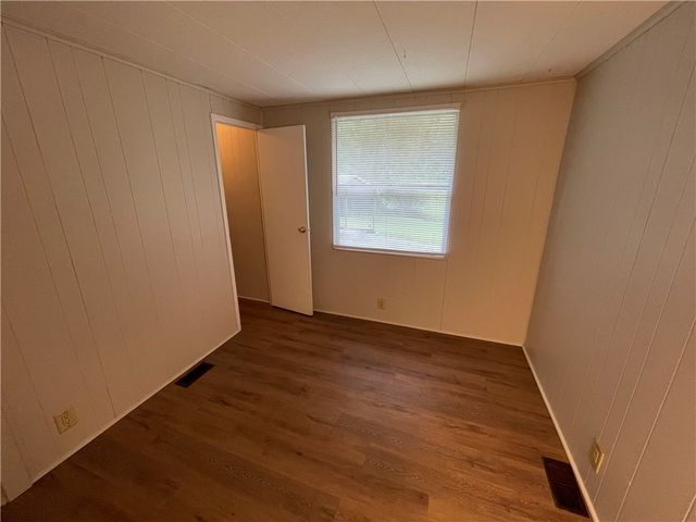 1010 W S Fourth Street, Seneca, SC 29678