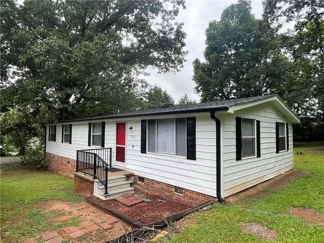 1010 W S Fourth Street, Seneca, SC 29678