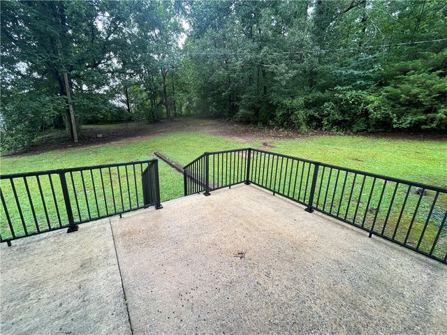 1010 W S Fourth Street, Seneca, SC 29678