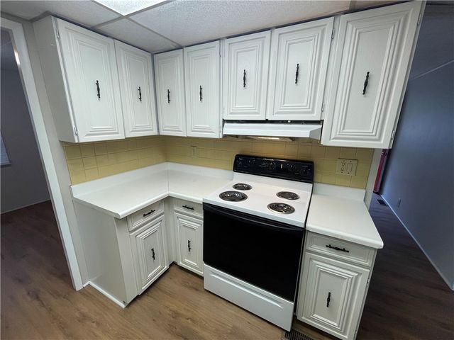 1010 W S Fourth Street, Seneca, SC 29678