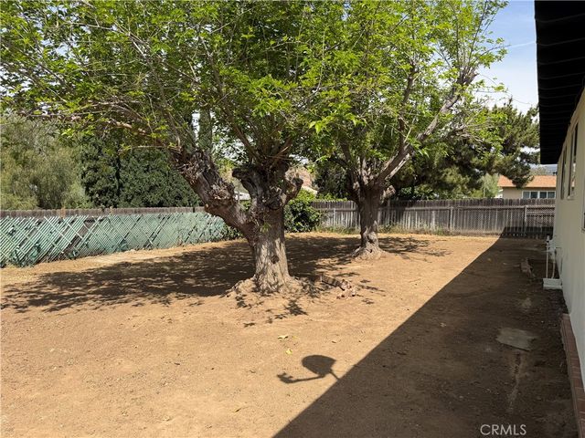 11970 2nd, Yucaipa, CA 92399