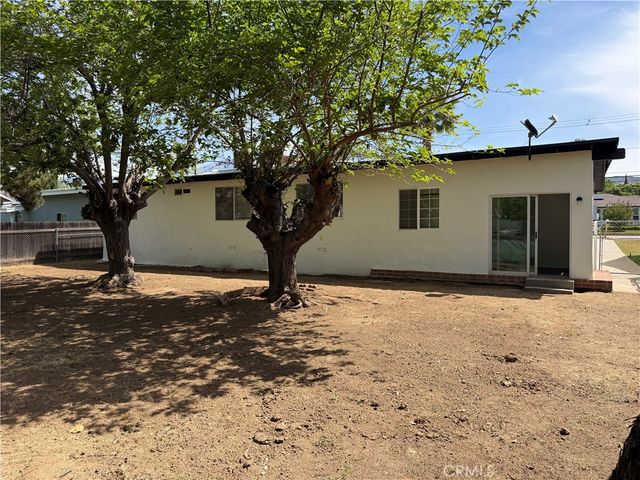 11970 2nd, Yucaipa, CA 92399