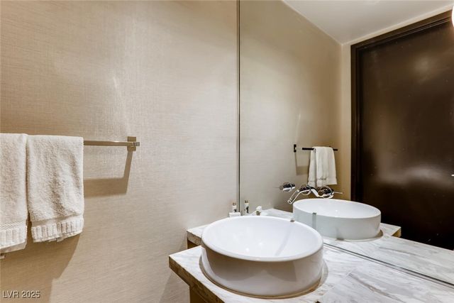 4381 West Flamingo Road 2821, Las Vegas, NV 89103