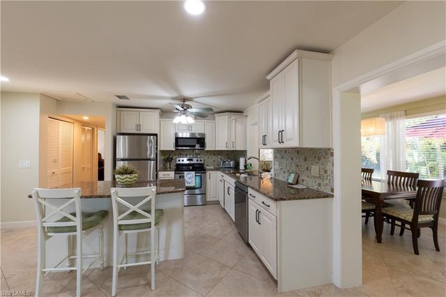 3810 Estero Bay LN F6, Naples, FL 34112