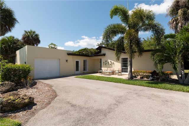 3810 Estero Bay LN F6, Naples, FL 34112
